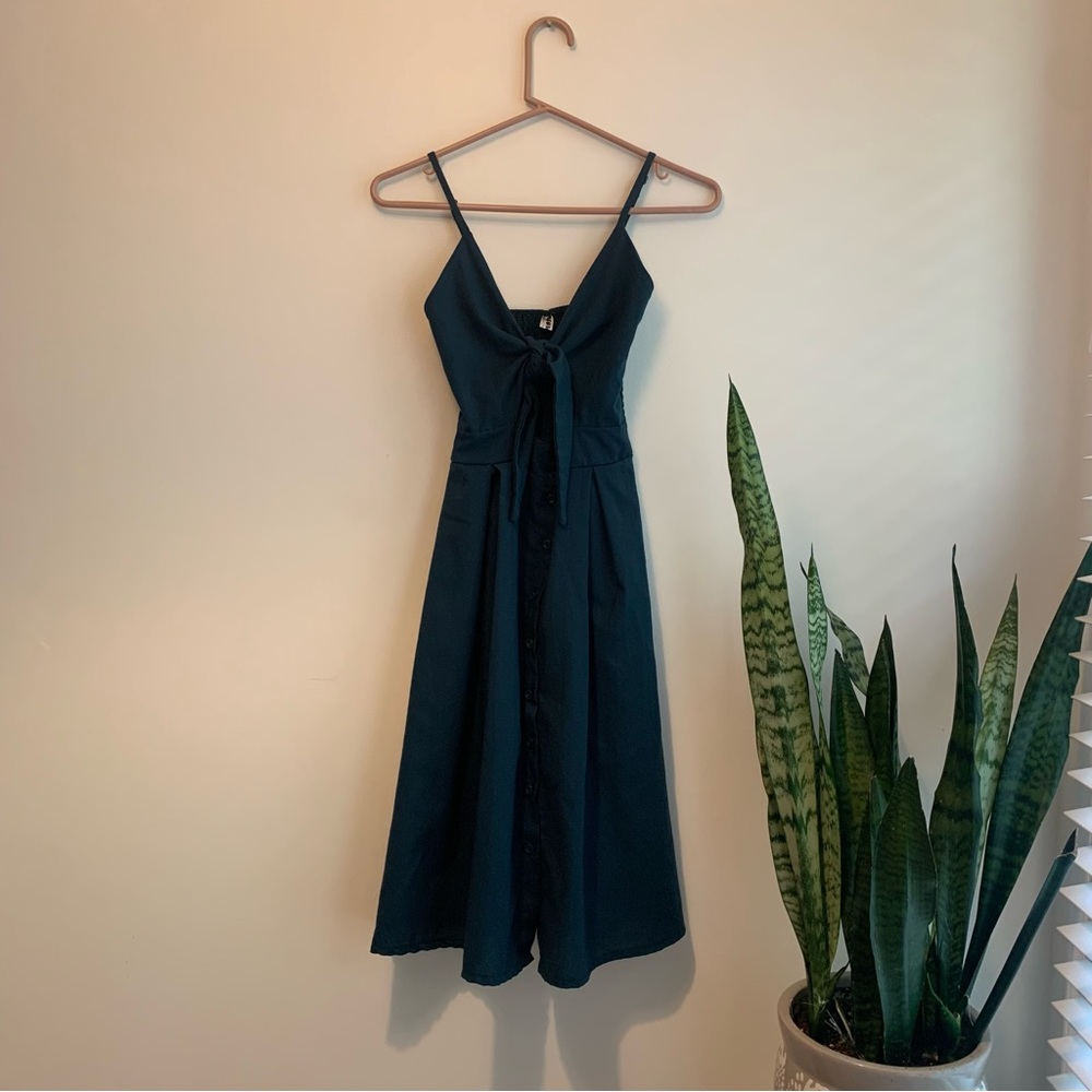 Ecowish Front Tie Keyhole Button Dress